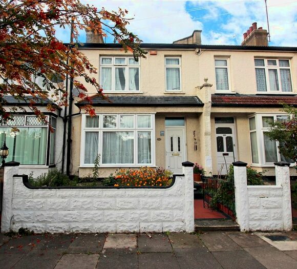 3 Bedroom Property To Rent In Blithdale Road, London, SE2