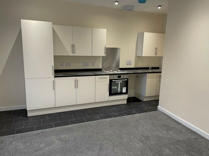 2 Bedroom Apartment To Rent In High Street, Bradford, BD6