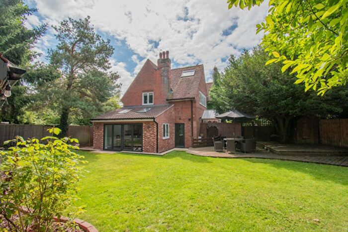 4 Bedroom Semi Detached House For Sale In Abbots Road North, Humberstone, LE5