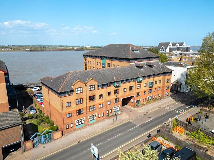 2 Bedroom Flat For Sale In Regents Court, West Street, Gravesend, Kent, DA11
