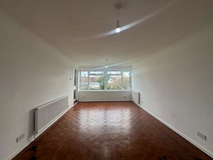 2 Bedroom Property To Rent In Selvage Lane, London, NW7