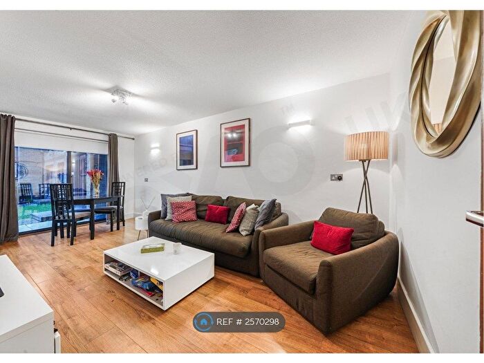 2 Bedroom Flat To Rent In Deanery Close, London, N2