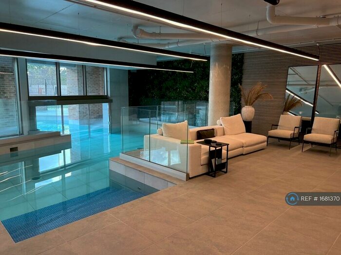 3 Bedroom Penthouse To Rent In Willesden, London, NW10