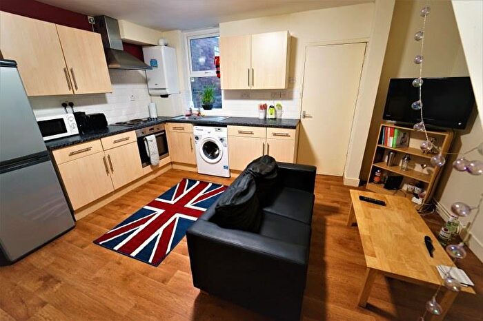2 Bedroom House To Rent In Bentinck Road, Nottingham, NG7