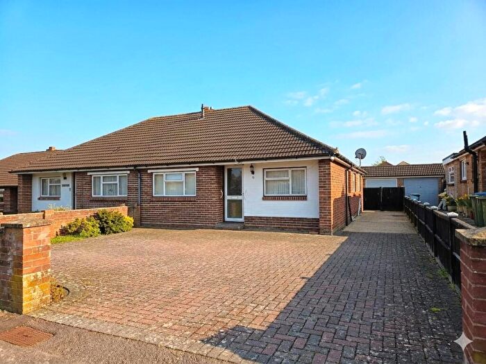 3 Bedroom Semi-Detached Bungalow For Sale In Church Close, Locks Heath, Southampton, SO31