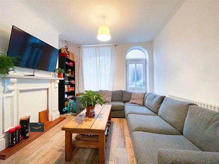 4 Bedroom House To Rent In Duncombe Street, Sheffield, S6