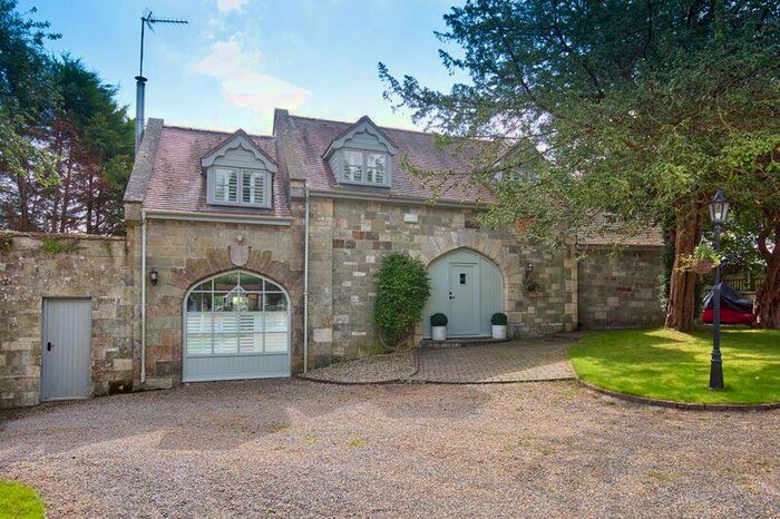 4 Bedroom Detached House For Sale In East Knoyle, SP3