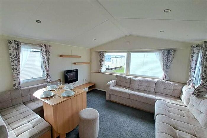 3 Bedroom Mobile/park Home For Sale In Hendra Croft, Newquay, TR8