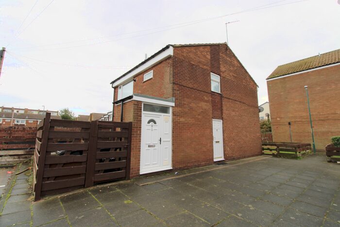 1 Bedroom Flat To Rent In Raynham Court, South Shields, NE33