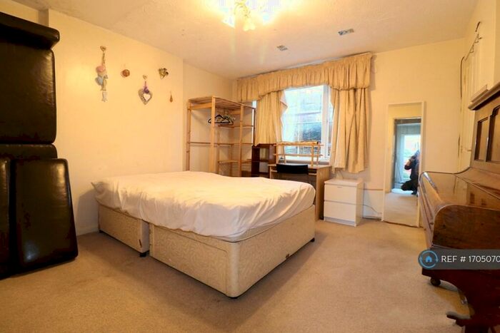 3 Bedroom Terraced House To Rent In Perchfoot Close, Coventry, CV1