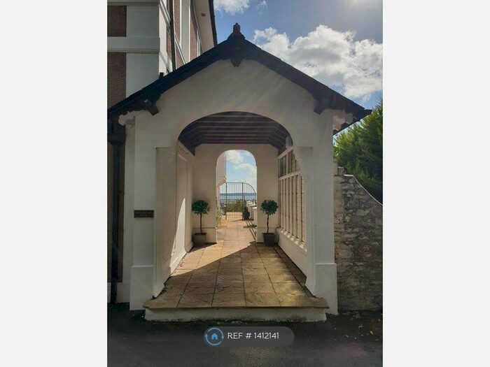 2 Bedroom Flat To Rent In Brookesby Hall, Torquay, TQ1