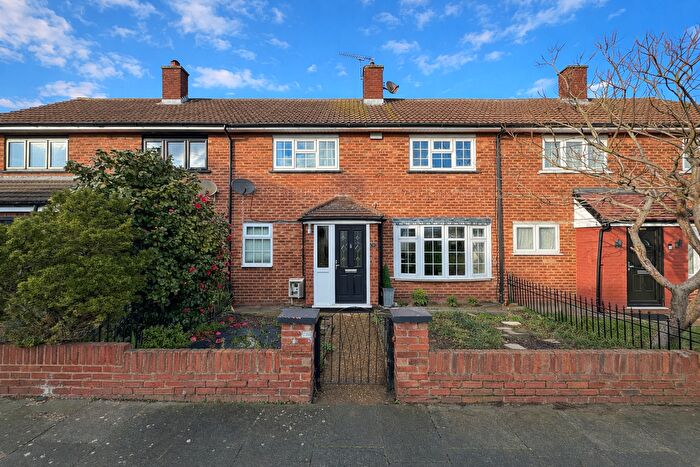 3 Bedroom Terraced House For Sale In Bradshawe Road, Stifford Clays, RM16