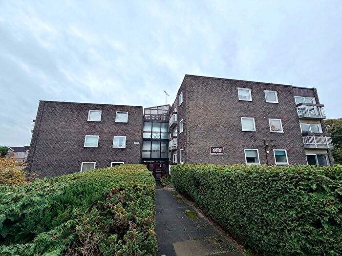 2 Bedroom Flat To Rent In Flat, Cedar House, Heatherhayes, Ipswich, IP2