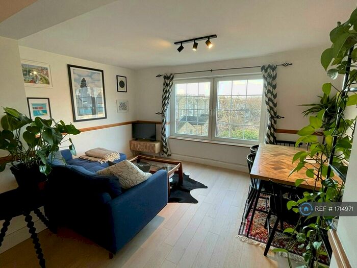 2 Bedroom Flat To Rent In Stoke Newington Road, London, N16