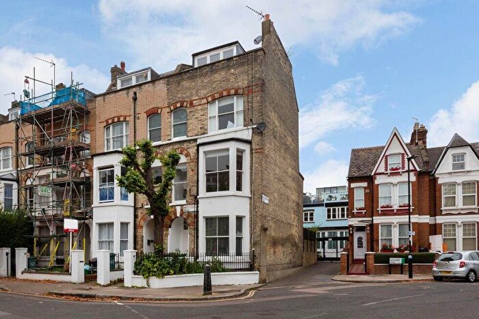 6 Bedroom Flat To Rent In Marlborough Road, Archway, N19