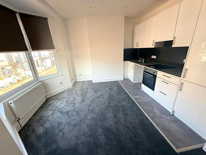 3 Bedroom Maisonette To Rent In Viaduct Road, Brighton, BN1