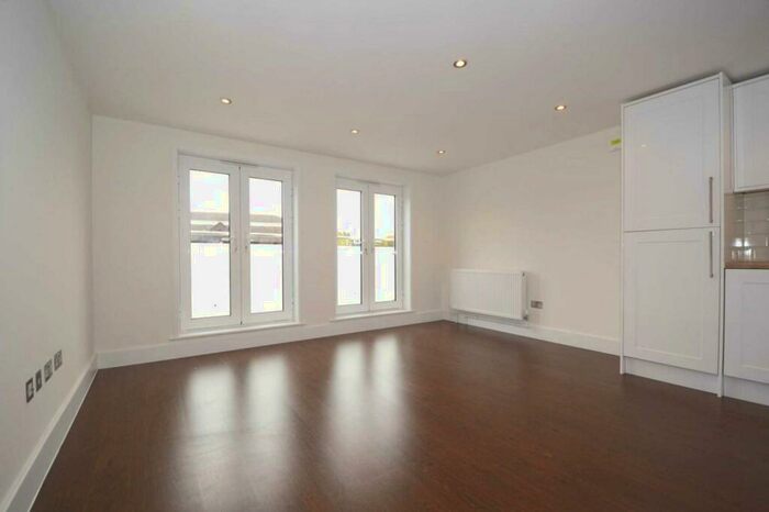 1 Bedroom Flat To Rent In High Street, High Barnet, EN5