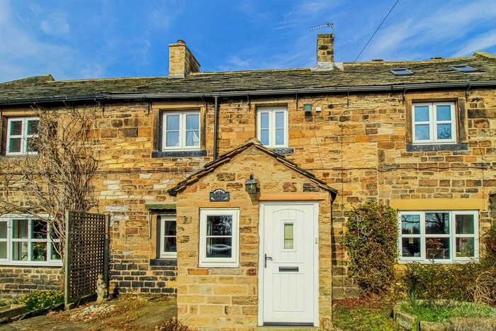 2 Bedroom Cottage For Sale In Claphouse Fold, Haigh, Barnsley, S75