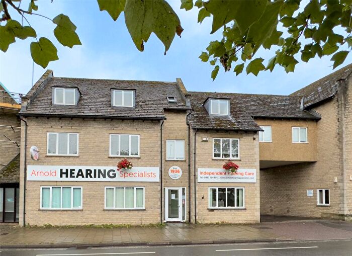 2 Bedroom Apartment To Rent In Langdale Gate, Witney, Oxfordshire, OX28