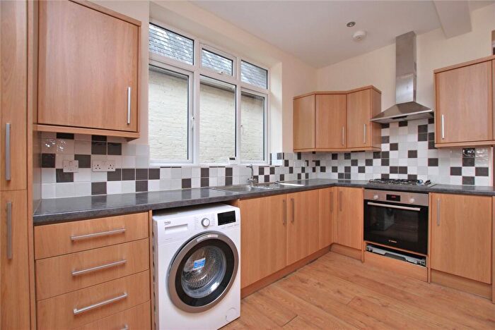 2 Bedroom Apartment To Rent In Farnham Road, Guildford, Surrey, GU2