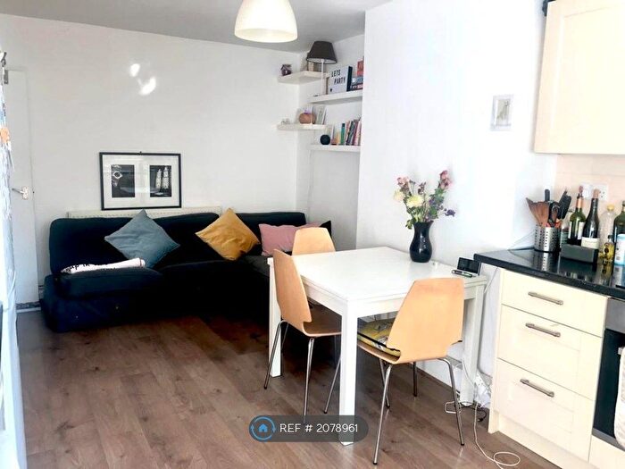 5 Bedroom Maisonette To Rent In Ben Jonson Road, London, E1