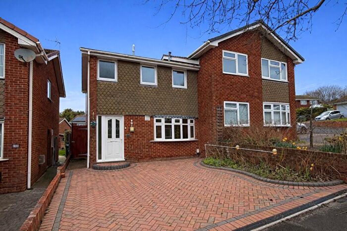3 Bedroom Semi Detached House For Sale In Dore Avenue, Portchester, PO16