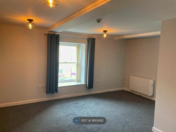 1 Bedroom Flat To Rent In Priory Street, Carmarthen, SA31