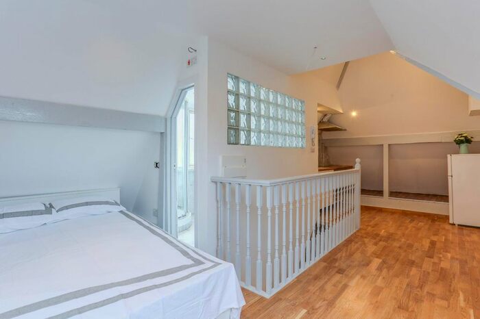 Studio To Rent In Fitzneal Street, London, W12