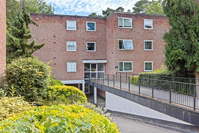 2 Bedroom Flat To Rent In Cardwell Crescent, Ascot, SL5