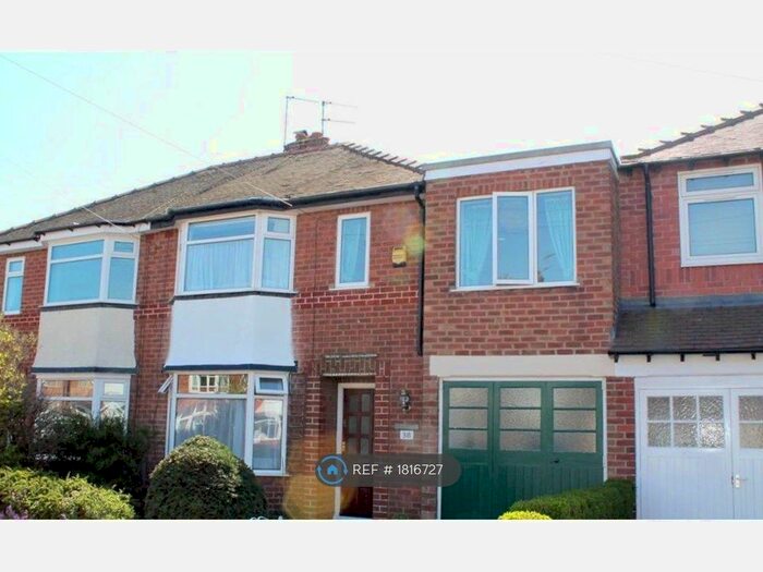 3 Bedroom Semi-Detached House To Rent In Yearsley Grove, York, YO31