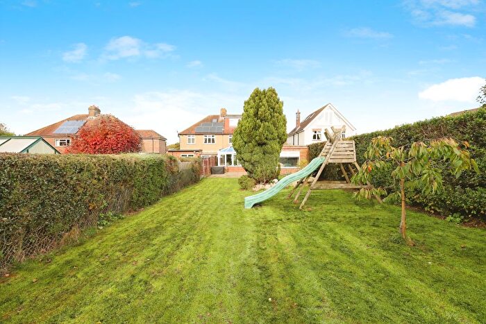 4 Bedroom Semi-detached House For Sale In Botley Road, Ley Hill, HP5