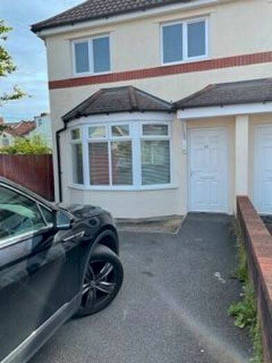 2 Bedroom Semi-Detached House To Rent In Kimberley Road, Staple Hill Bristol, BS16