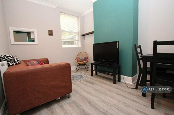 4 Bedroom Terraced House To Rent In Thackeray Road, Southampton, SO17