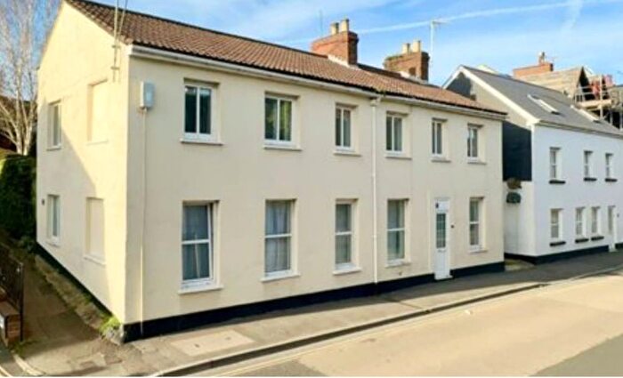 3 Bedroom Flat To Rent In Temple Street, Sidmouth, EX10