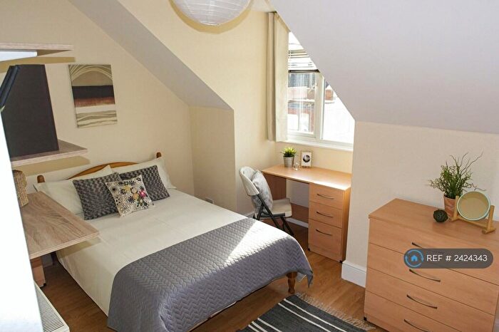 8 Bedroom Terraced House To Rent In Semilong Road, Northampton, NN2