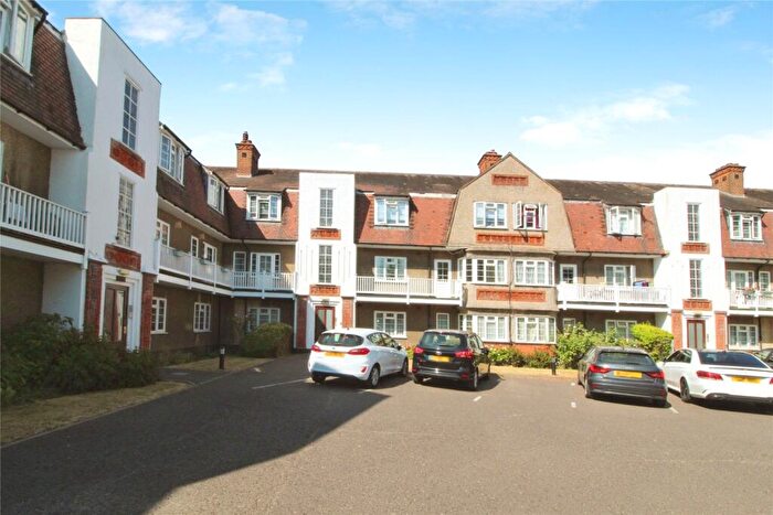 2 Bedroom Apartment To Rent In Clovelly Court, Hornchurch, Essex, RM11