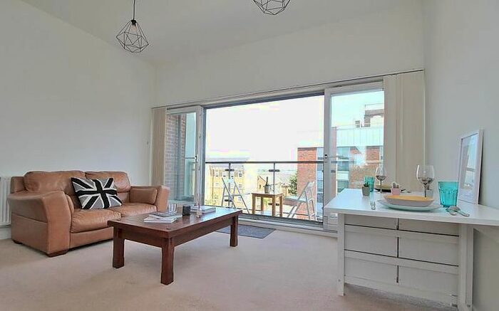 1 Bedroom Flat To Rent In Thompson Court, Broomfield Road, CM1