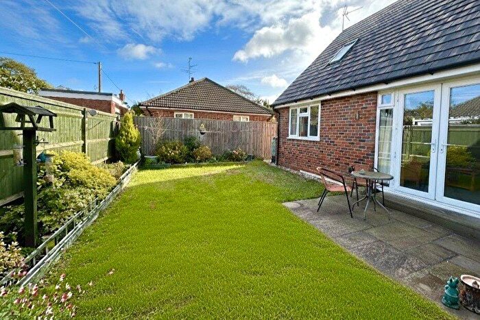 3 Bedroom Detached House For Sale In West End Road, Mortimer Common, Reading, Berkshire, RG7