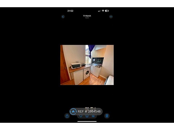 Studio To Rent In London, London, SW16