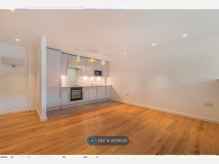 Studio To Rent In West House, Haslemere, GU27