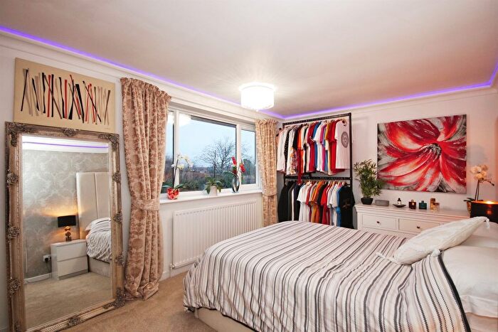 4 Bedroom Detached House For Sale In Upper Eastern Green Lane, Coventry, CV5