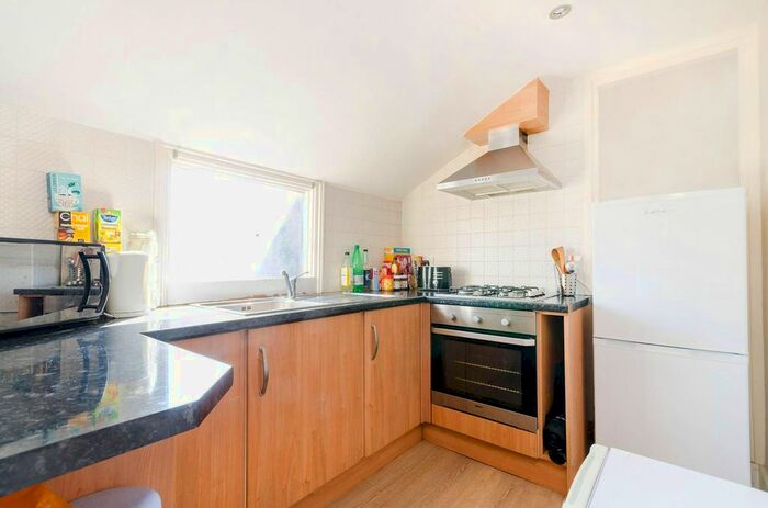 2 Bedroom Flat To Rent In Fassett Road, Kingston, Kingston Upon Thames, KT1