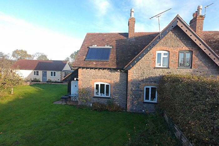 4 Bedroom Semi Detached House For Sale In Moat Cottages, Clevedon Road, Bristol, BS48