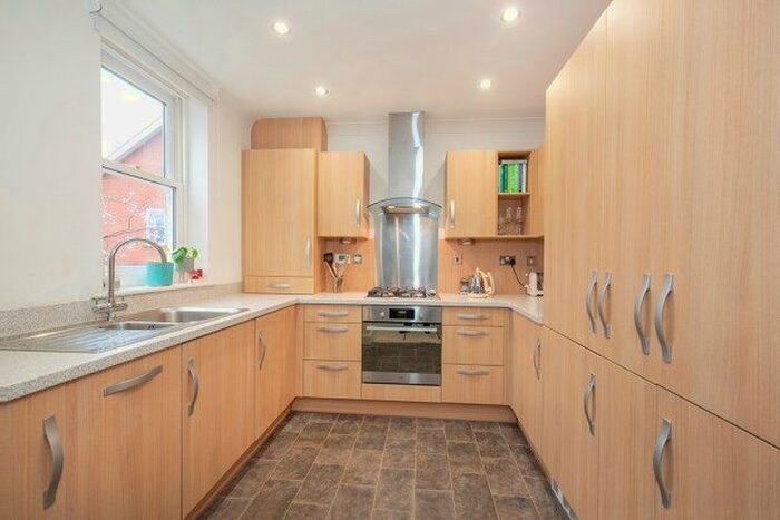 2 Bedroom Flat To Rent In Limetree Court, York, YO30