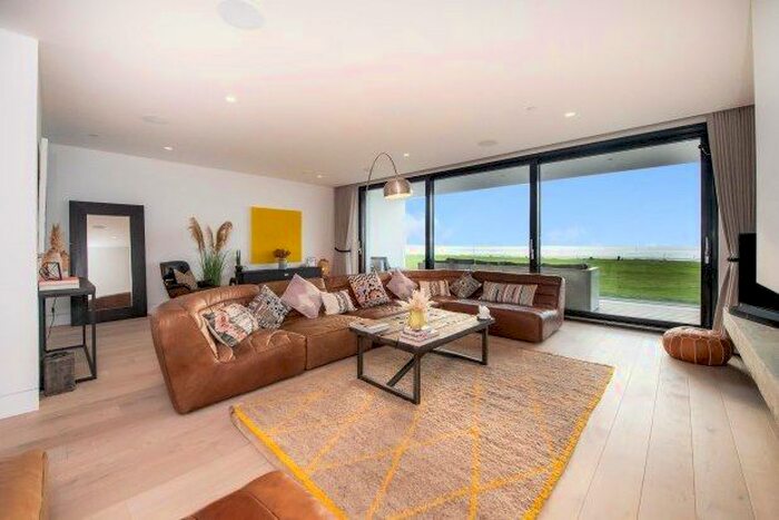 5 Bedroom Property To Rent In Burbo Bank Road North, Liverpool L23