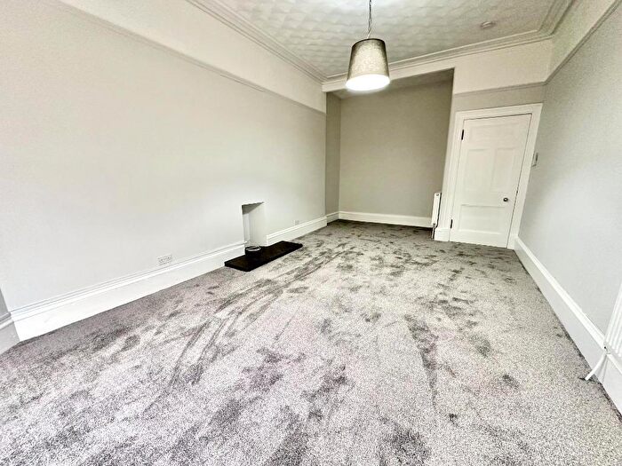 2 Bedroom Flat To Rent In Alexandra Parade, Dennistoun, Glasgow, G31