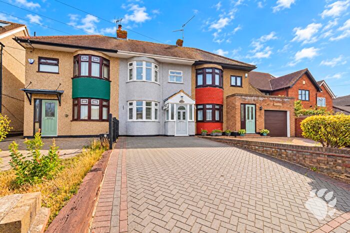 2 Bedroom Terraced House For Sale In High Road, Laindon, SS15