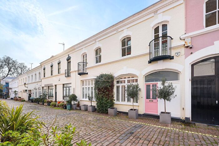 3 Bedroom Mews For Sale In Ennismore Gardens Mews, London, SW7