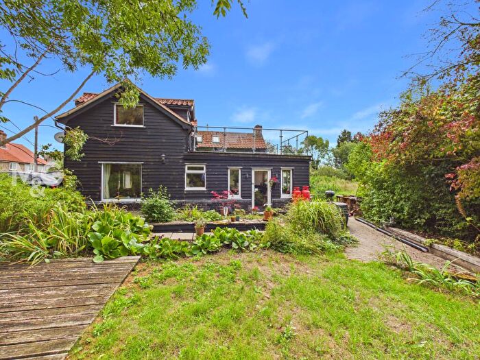 3 Bedroom Cottage For Sale In Burthorpe Green, Barrow, IP29