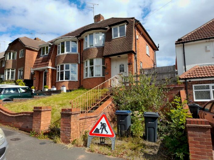 3 Bedroom Semi-Detached House To Rent In Kings Heath, Birmingham, B14